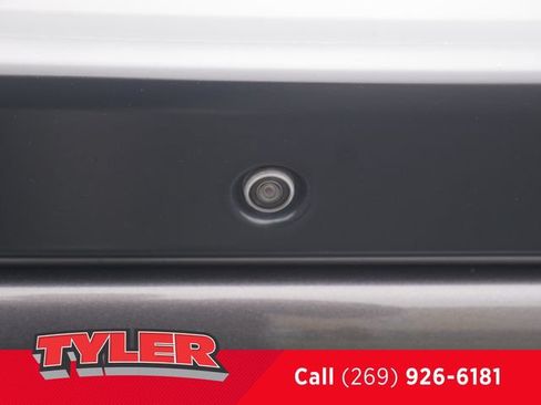 Used 2023 Dodge Challenger SXT RWD image 13