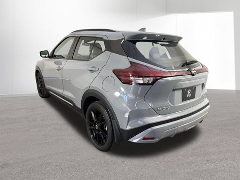 Used 2024 Nissan Kicks SR w/ SR Premium Package FWD image 31