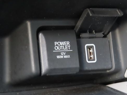 Used 2019 Honda Pilot Touring image 13