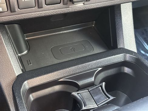 Used 2018 Toyota Tacoma TRD Sport w/ Technology Package AWD/4WD image 21