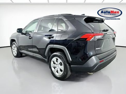 Used 2021 Toyota RAV4 LE AWD/4WD image 5