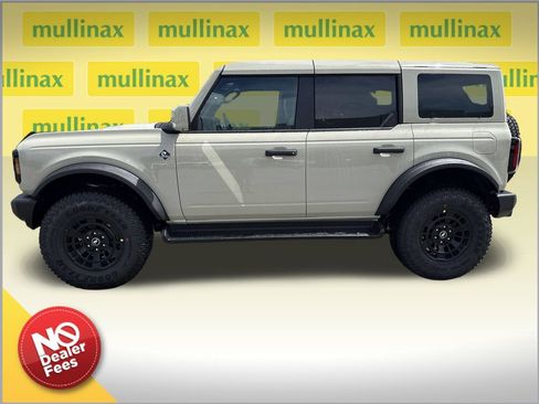 New 2026 Ford Bronco Outer Banks w/ Sasquatch Package AWD/4WD image 2