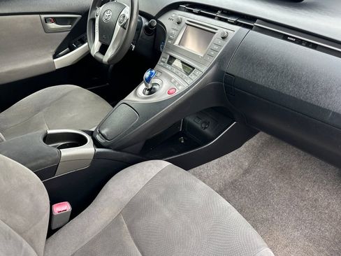 Used 2013 Toyota Prius Two image 19