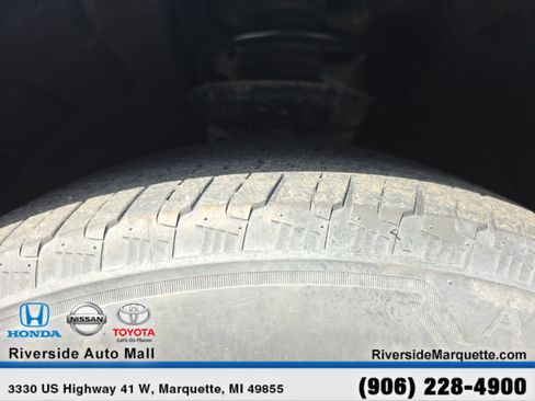 Used 2023 Chevrolet Equinox LT AWD/4WD image 12