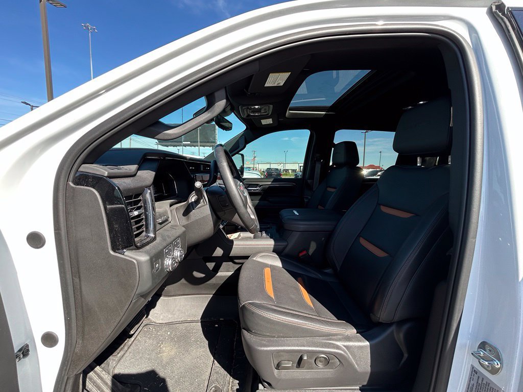 Used 2024 GMC Sierra 3500 AT4 w/ AT4 Premium Plus Package AWD/4WD image 7