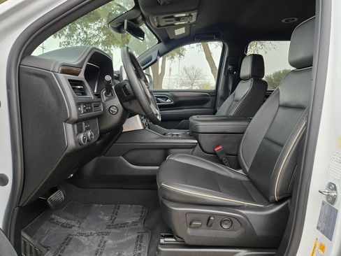 Certified 2023 Chevrolet Suburban Premier image 9