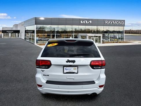 Used 2020 Jeep Grand Cherokee Altitude AWD/4WD image 5