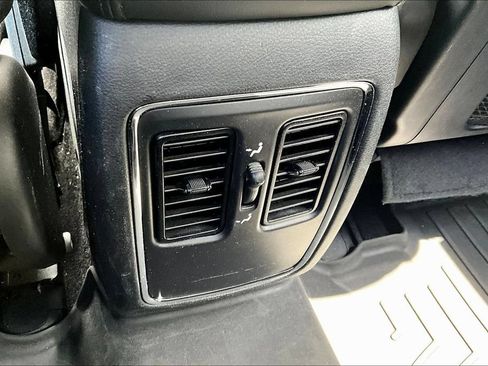 Used 2021 Jeep Grand Cherokee Laredo AWD/4WD image 10