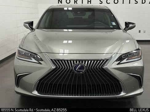 Used 2021 Lexus ES 300h w/ Accessory Package FWD image 7