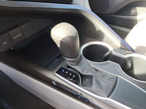 Used 2021 Toyota Camry LE image 24