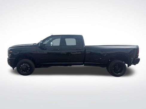 New 2026 RAM 3500 Big Horn AWD/4WD image 2