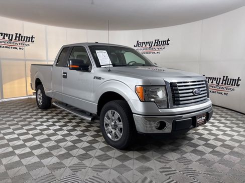 Used 2011 Ford F150 XLT w/ XLT Chrome Pkg image 3