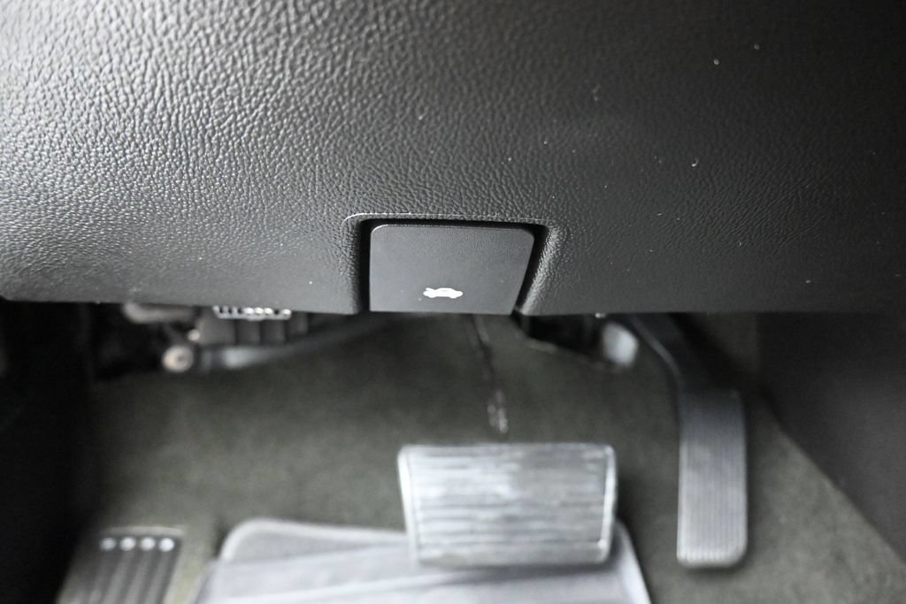 Used 2018 GMC Yukon SLT AWD/4WD image 28