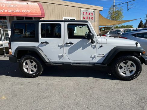 Used 2013 Jeep Wrangler Unlimited Sport w/ Connectivity Group image 8