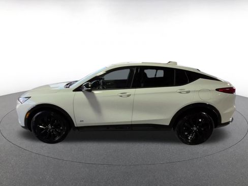 Used 2025 Buick Envista Sport Touring image 11