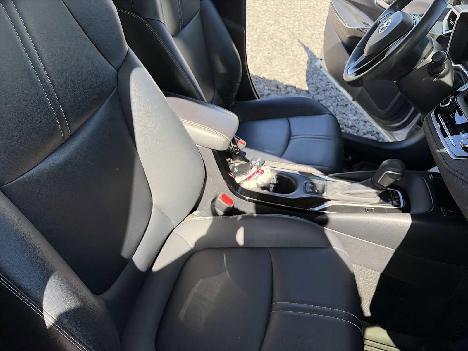 Used 2021 Toyota Corolla XLE FWD image 25