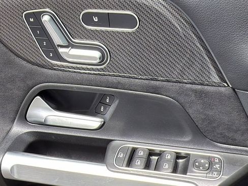 Used 2023 Mercedes-Benz GLB 250 4MATIC image 22