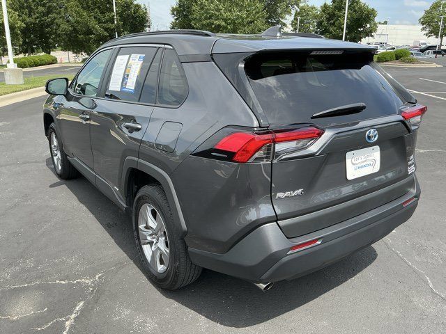 Used 2024 Toyota RAV4 LE AWD/4WD image 8