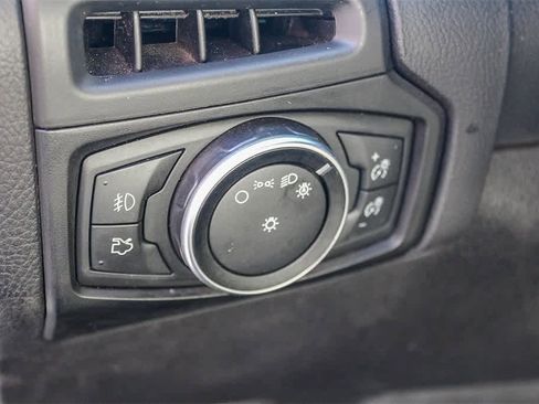 Used 2017 Ford Focus Titanium image 31