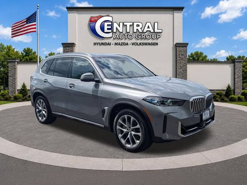 Used 2025 BMW X5 xDrive40i w/ Premium Package AWD/4WD image 1