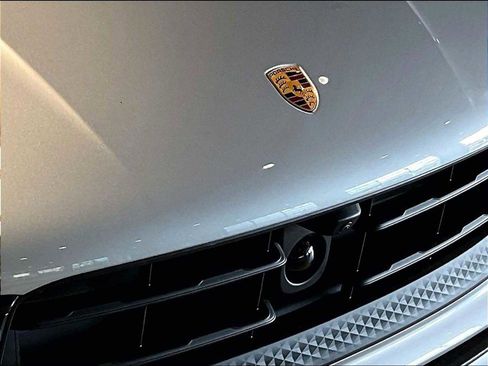 New 2026 Porsche Macan image 30