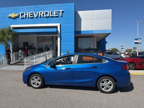 Used 2018 Chevrolet Cruze LT w/ Convenience Package image 14