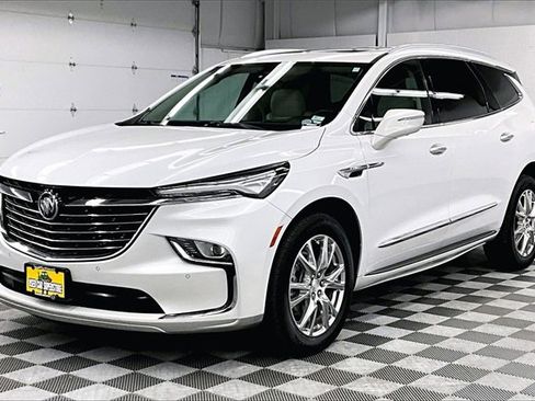 Used 2022 Buick Enclave Premium w/ Experience Buick Package image 10