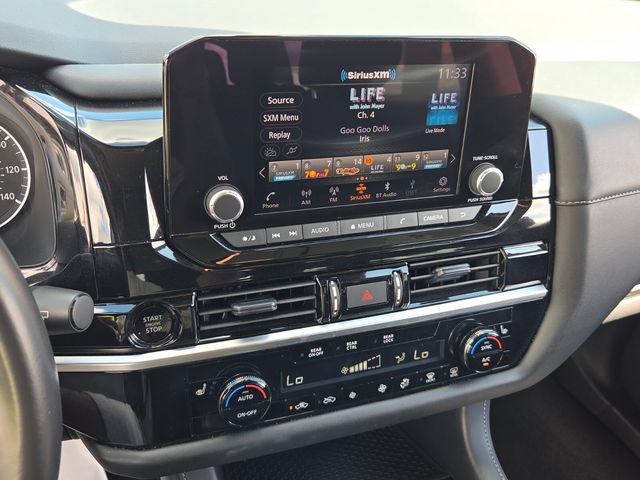 Used 2025 Nissan Pathfinder SV FWD image 18