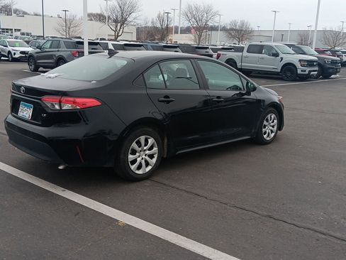 Used 2025 Toyota Corolla LE image 4
