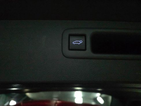 Used 2020 Toyota Highlander Limited image 39