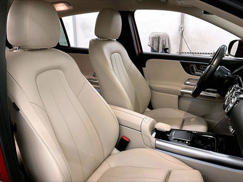 Used 2021 Mercedes-Benz GLA 250 4MATIC image 7