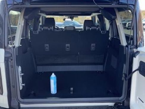 New 2025 Ford Bronco Outer Banks w/ Black Appearance Package image 21