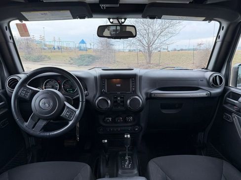 Used 2018 Jeep Wrangler Unlimited Sport S image 13