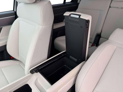 New 2026 Hyundai Santa Fe SE image 12