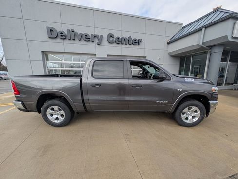 New 2026 RAM 1500 4x4 Crew Cab image 4