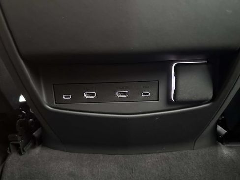Certified 2026 Cadillac Escalade ESV Platinum Sport AWD/4WD image 36