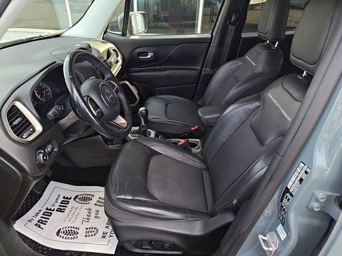 Used 2017 Jeep Renegade Trailhawk image 9