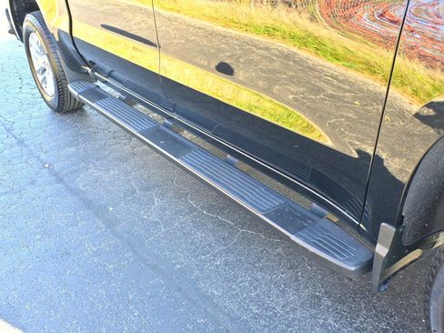 Used 2023 Chevrolet Silverado 1500 RST image 16