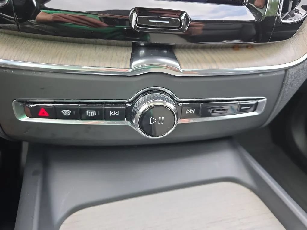 Used 2021 Volvo XC60 T5 Inscription w/ Advanced Package FWD image 37