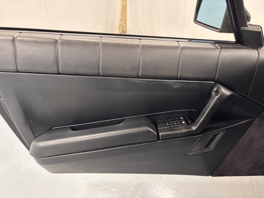 Used 1992 Cadillac Allante FWD image 15