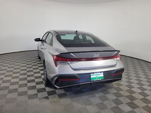 Used 2025 Hyundai Elantra Sport FWD image 5