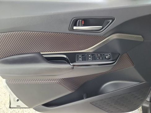 Used 2019 Toyota C-HR Limited FWD image 21