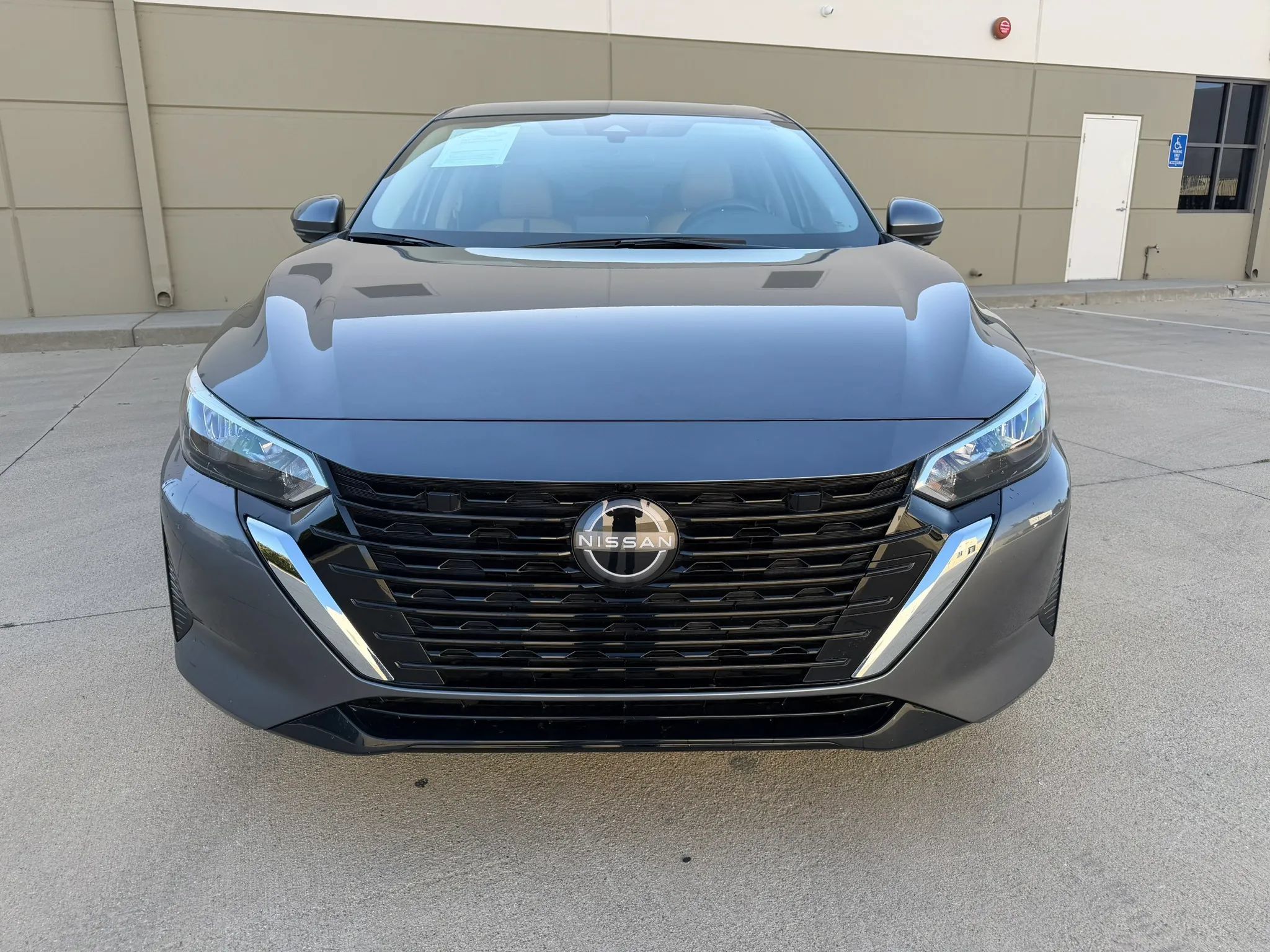 Used 2025 Nissan Sentra SV w/ SV Premium Package FWD image 2