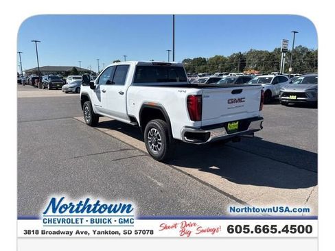 New 2026 GMC Sierra 2500 SLT w/ SLT Convenience Package image 7