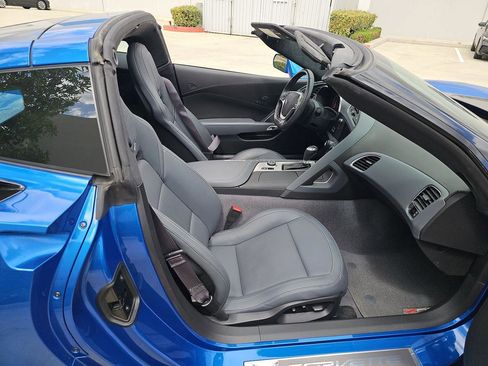 Used 2016 Chevrolet Corvette Z06 w/ 3LZ Preferred Equipment Group RWD image 8