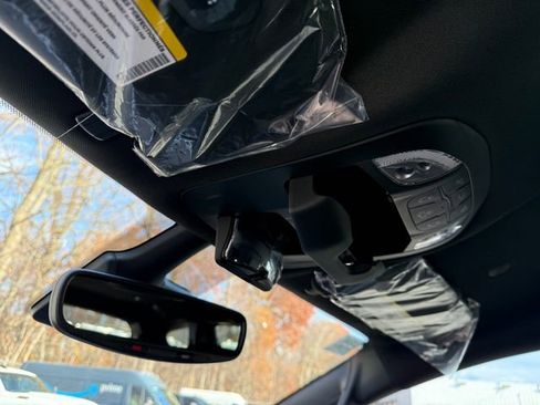 New 2026 Chrysler Pacifica Select image 25