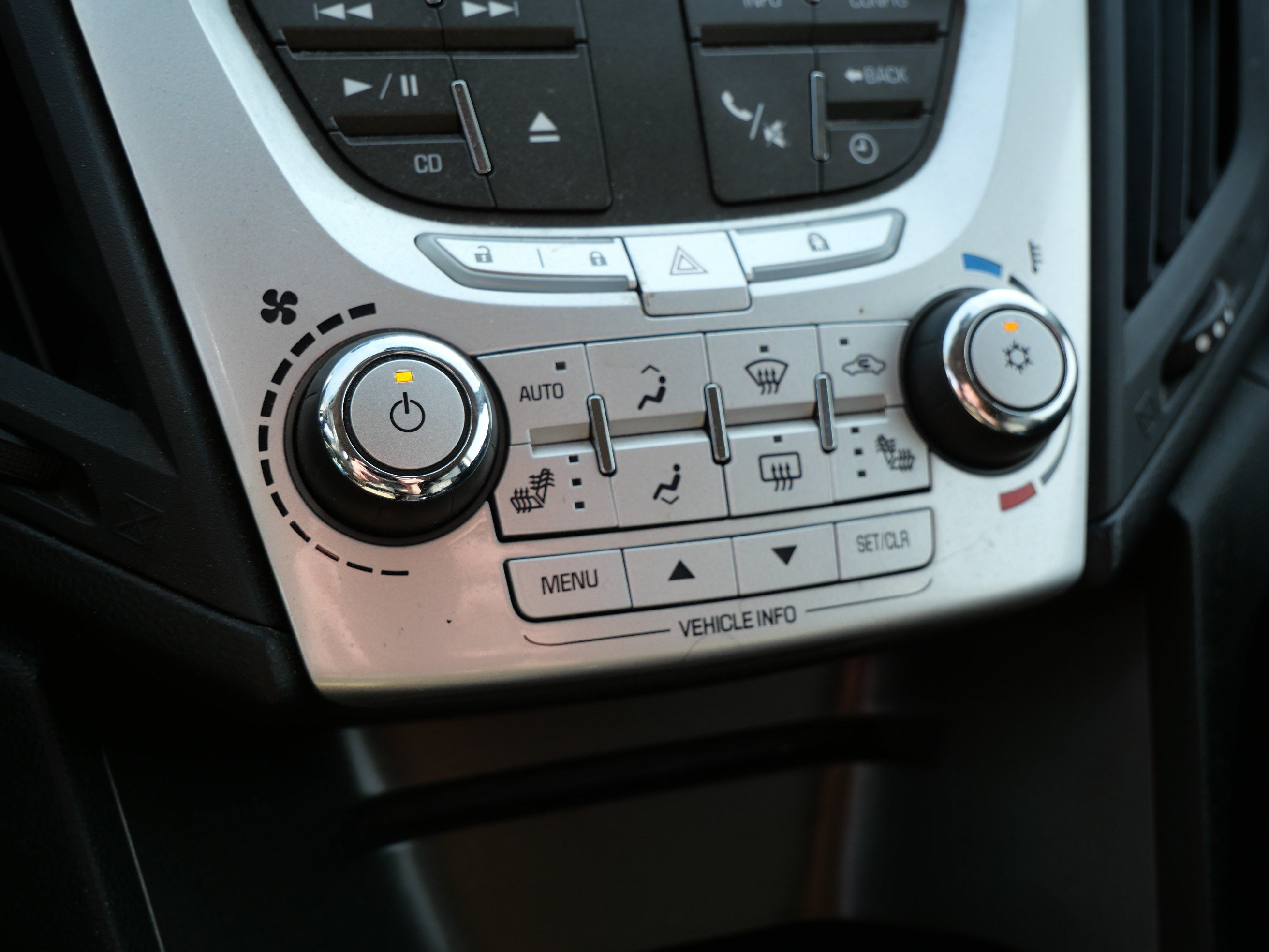 Used 2011 Chevrolet Equinox LT AWD/4WD image 27