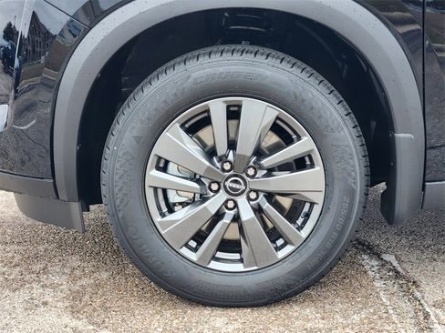 New 2025 Nissan Pathfinder SV image 7