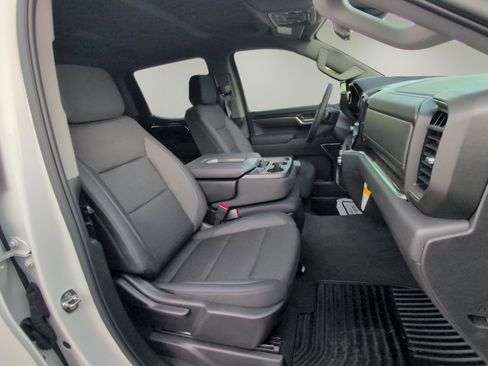 New 2025 GMC Sierra 1500 SLE w/ Preferred Package image 12