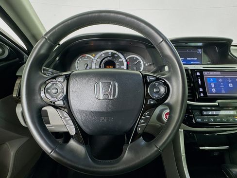 Used 2017 Honda Accord EX-L image 15